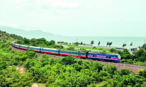 Đảm bảo an toàn nợ công khi đầu tư tuyến đường sắt Lào Cai - Hà Nội - Hải Phòng