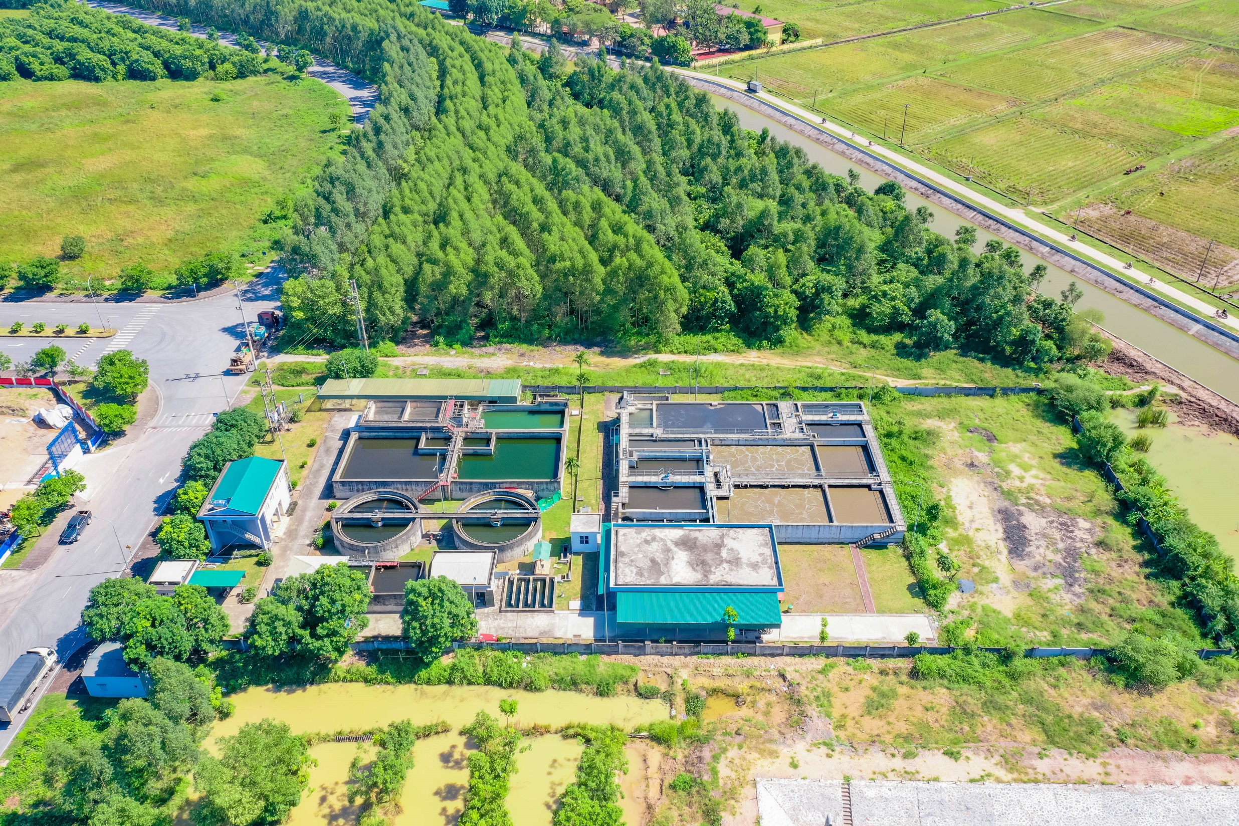 Không gian xanh mướt tại một khu công nghiệp do ROX iPark quản lý và phát triển.