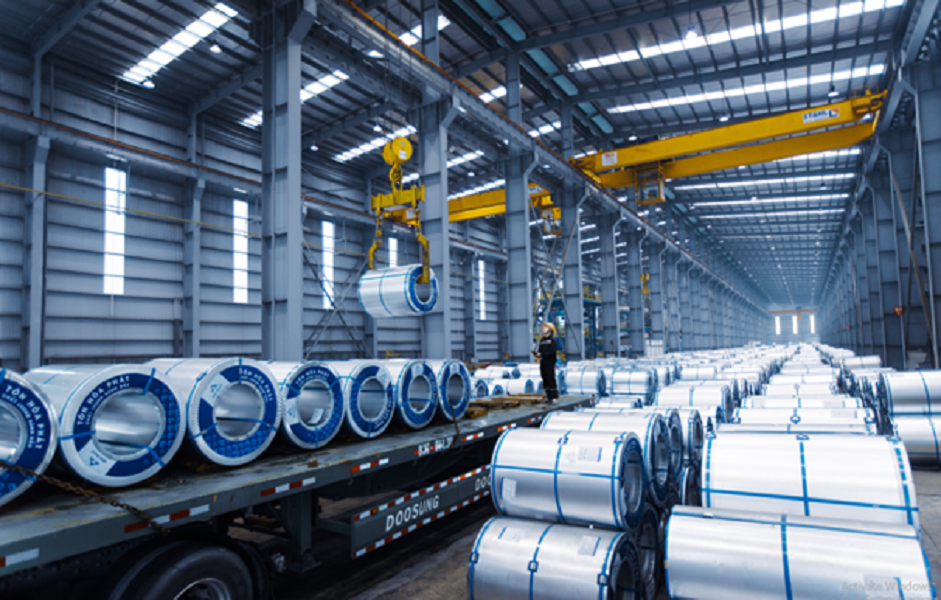 Thép xuất khẩu Việt Nam trước nguy cơ thuế chồng thuế. Ảnh minh họa.