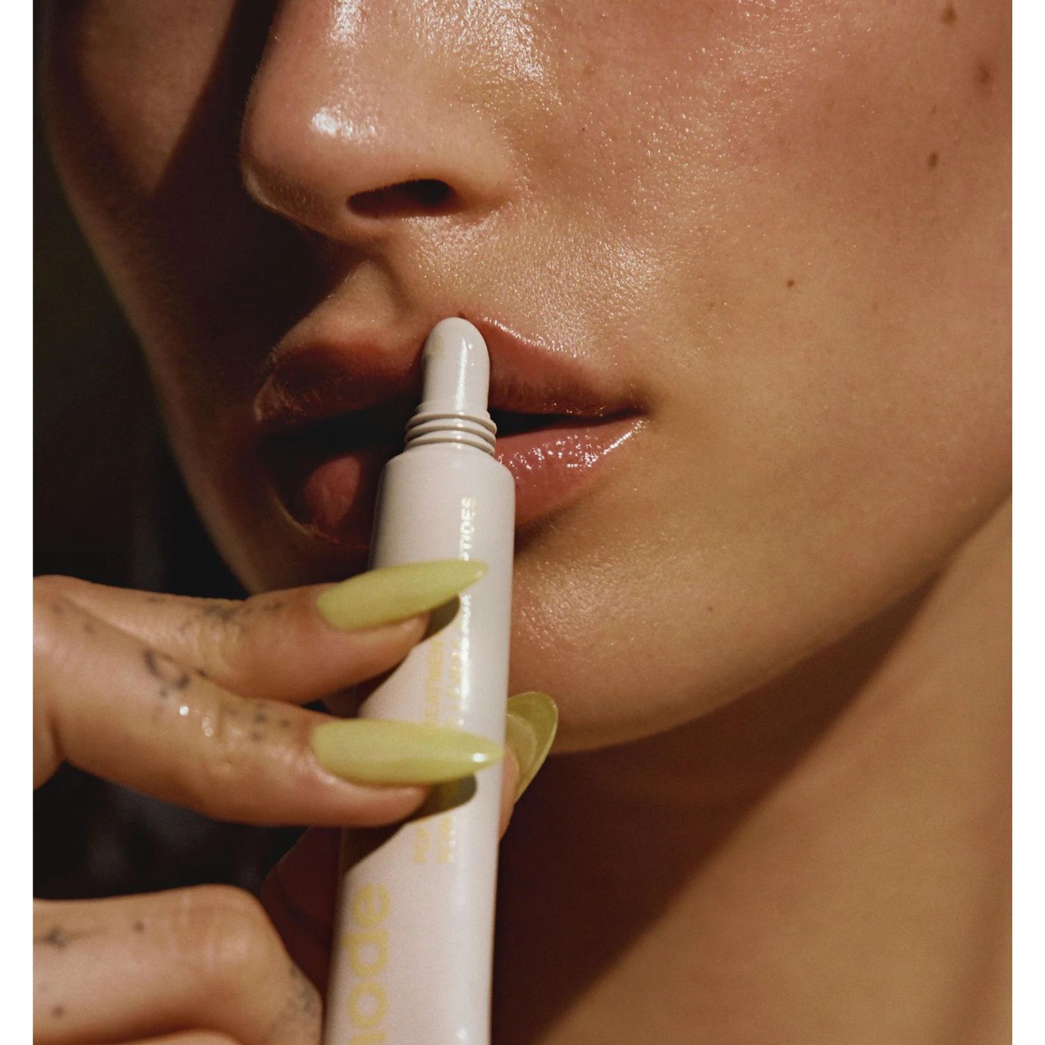 Son bóng Peptide Lip Treatment của Rhode