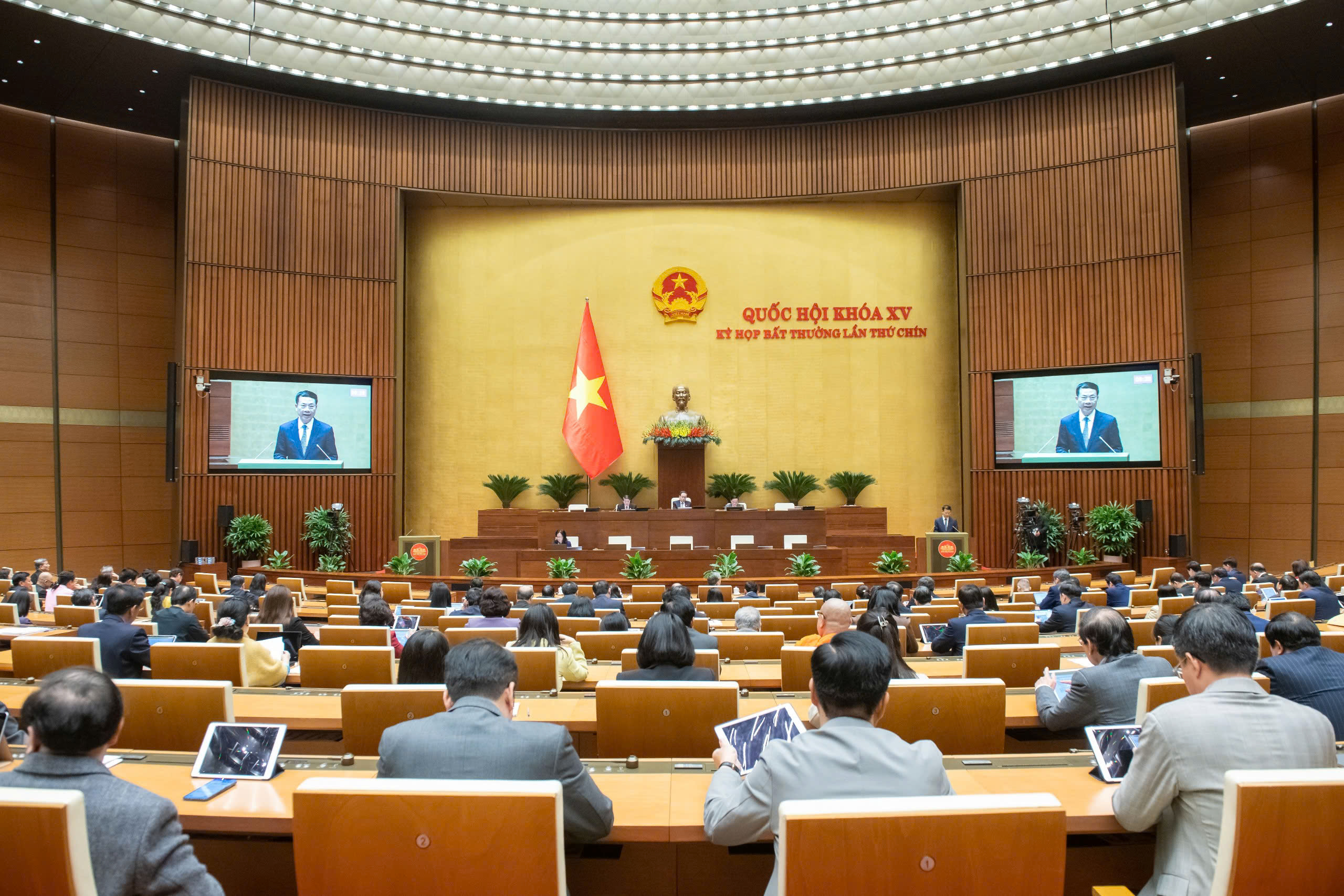 To&agrave;n cảnh phi&ecirc;n họp.