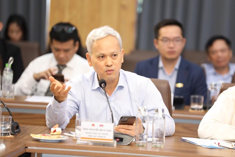 TS. Nguyễn Bích Lâm: 
