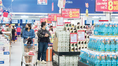 Retailers in cutthroat race for market dominance