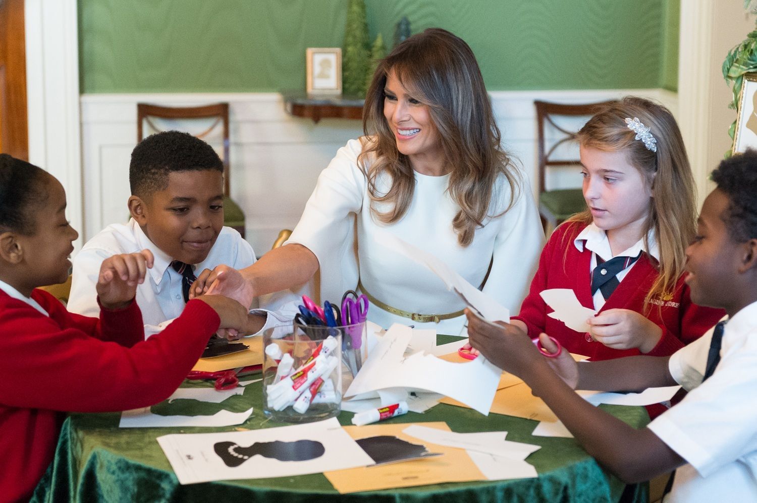 Sự giàu có của Đệ nhất phu nhân Mỹ - bà Melania Trump  - Ảnh 1