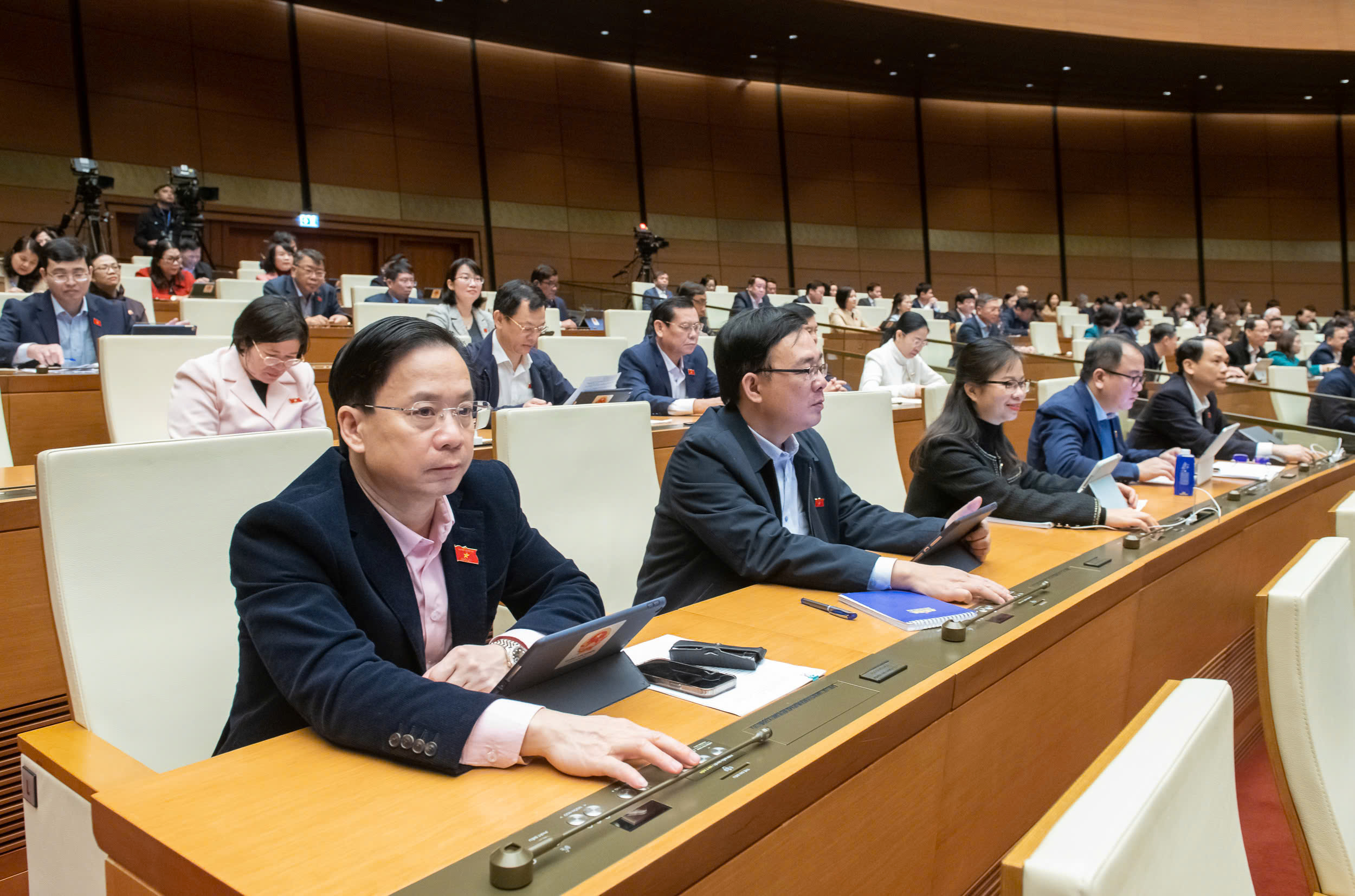 Các đại biểu tham dự phiên họp - Ảnh: Quochoi.vn