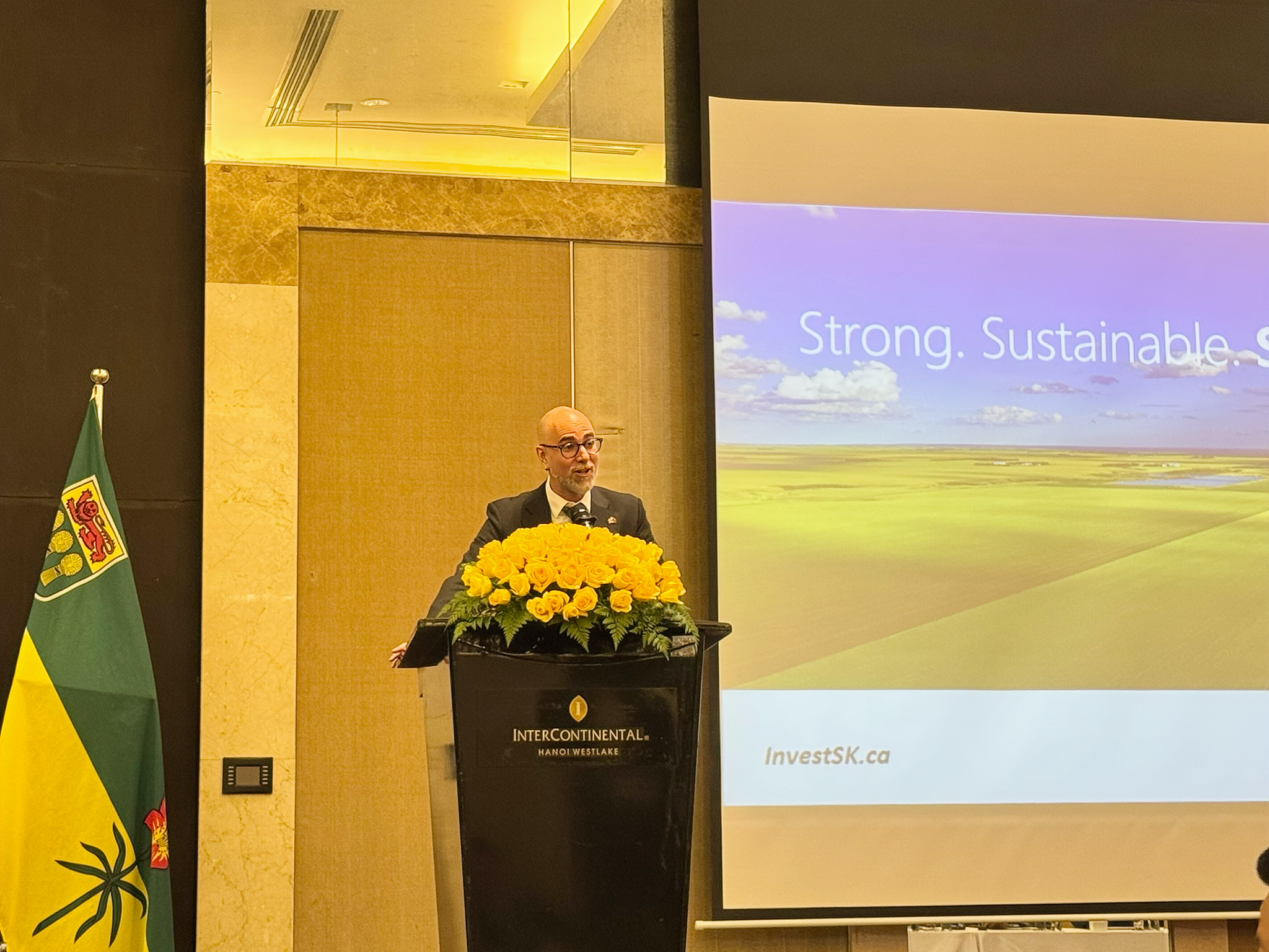 Canadian Ambassador to Vietnam Shawn Steil speaks at the even.
