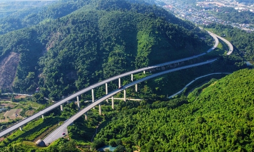 Sắp triển khai nhiều gói thầu sửa chữa hư hỏng trên cao tốc Nội Bài - Lào Cai 