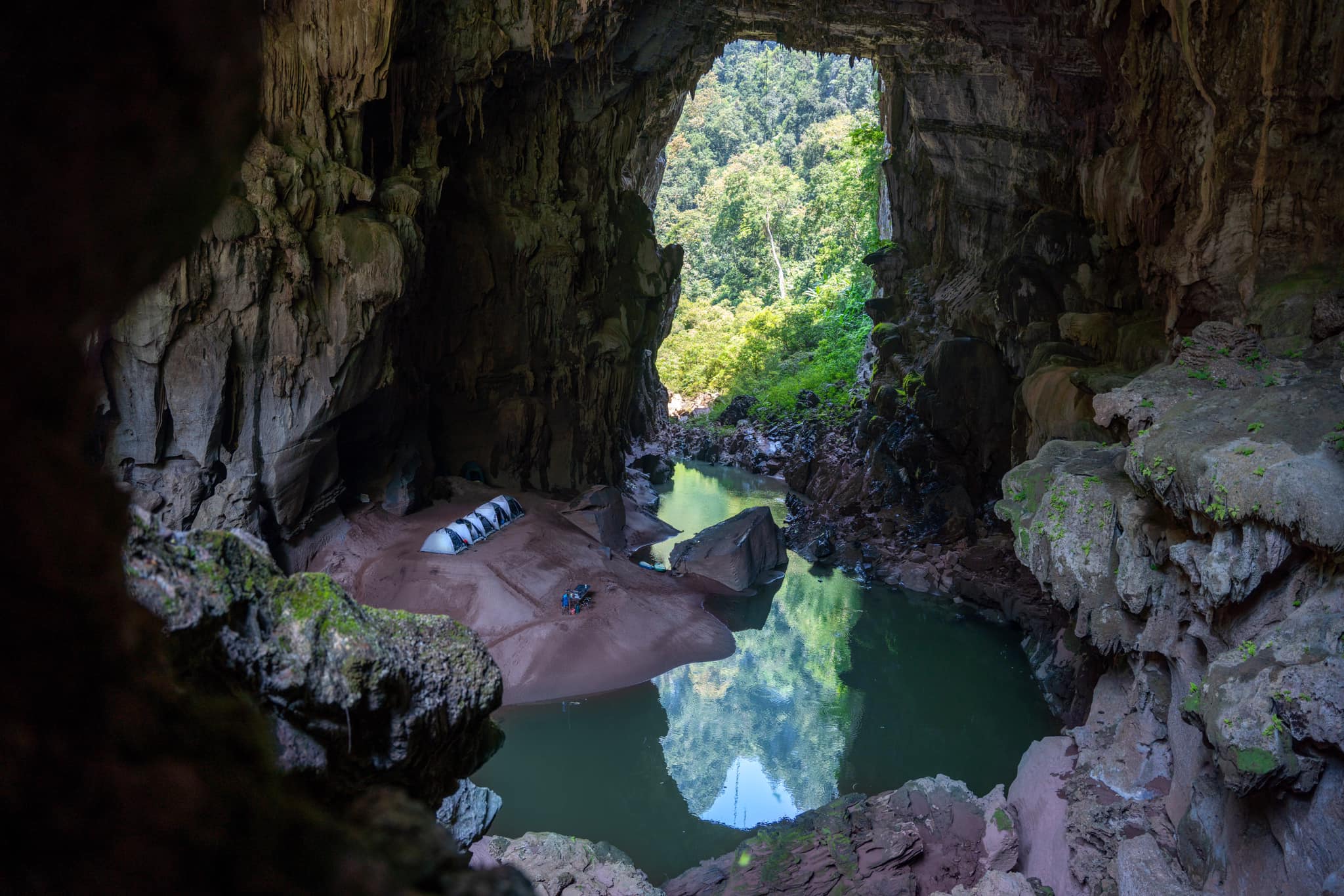 Bãi trại Hang Sáng được chụp lại trong chuyến du lịch Phong Nha - Kẻ Bàng của công ty Oxalis Adventure.