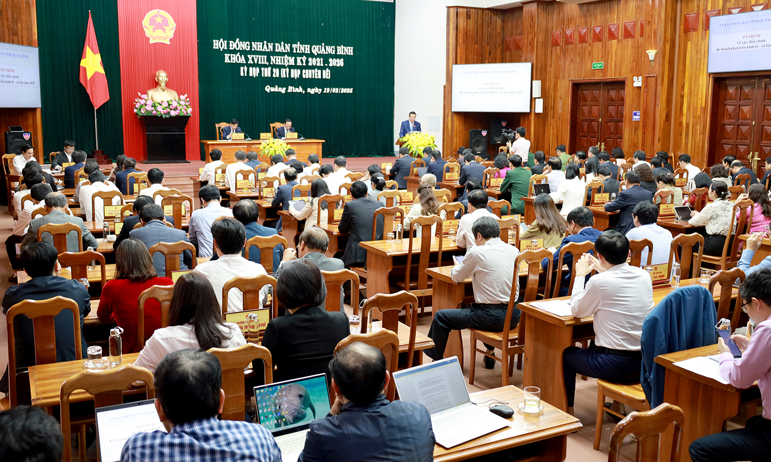 Quang cảnh kỳ họp. Ảnh Minh Văn