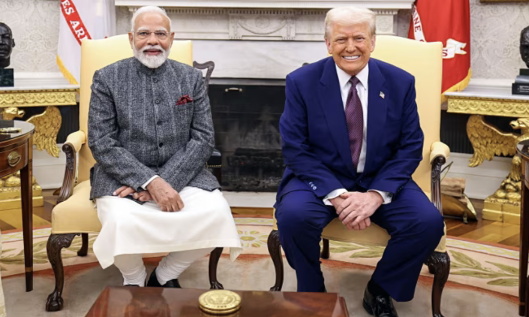 Thủ tướng Ấn Độ Narendra Modi (trái) và Tổng thống Mỹ Donald Trump trong cuộc gặp tại Nhà Trắng, tháng 2/2024 - Ảnh: ANI.