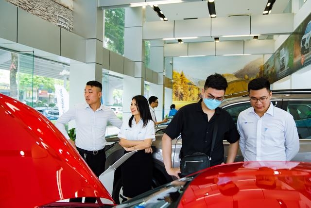 January car sales drop due to long Tet holiday 