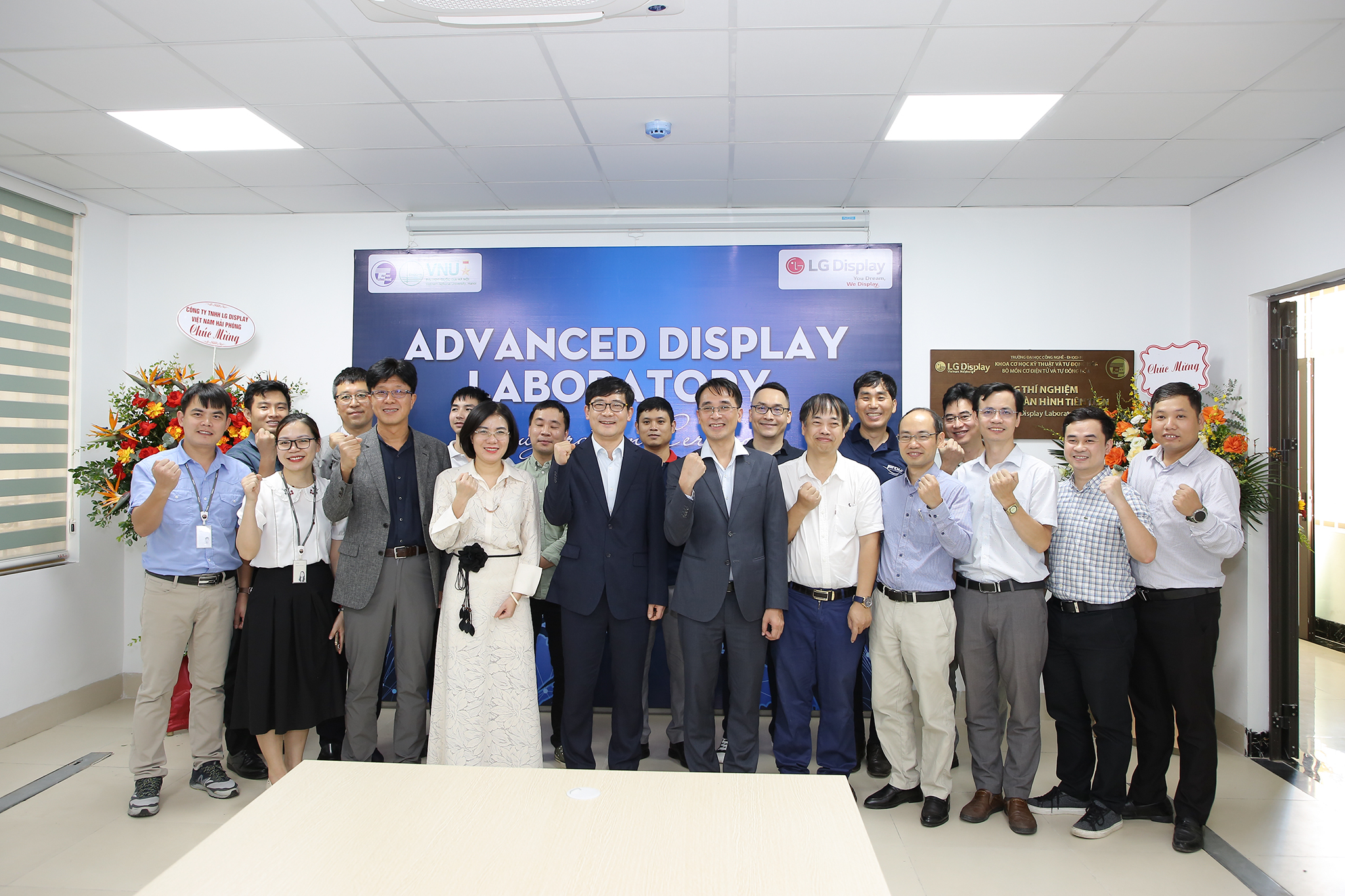 Công ty LG Display Việt Nam Hải Phòng tài trợ Phòng thí nghiệm Công nghệ màn hình tiên tiến (Advanced Display Laboratory) tại Trường ĐH Công nghệ - Ảnh: UET. 