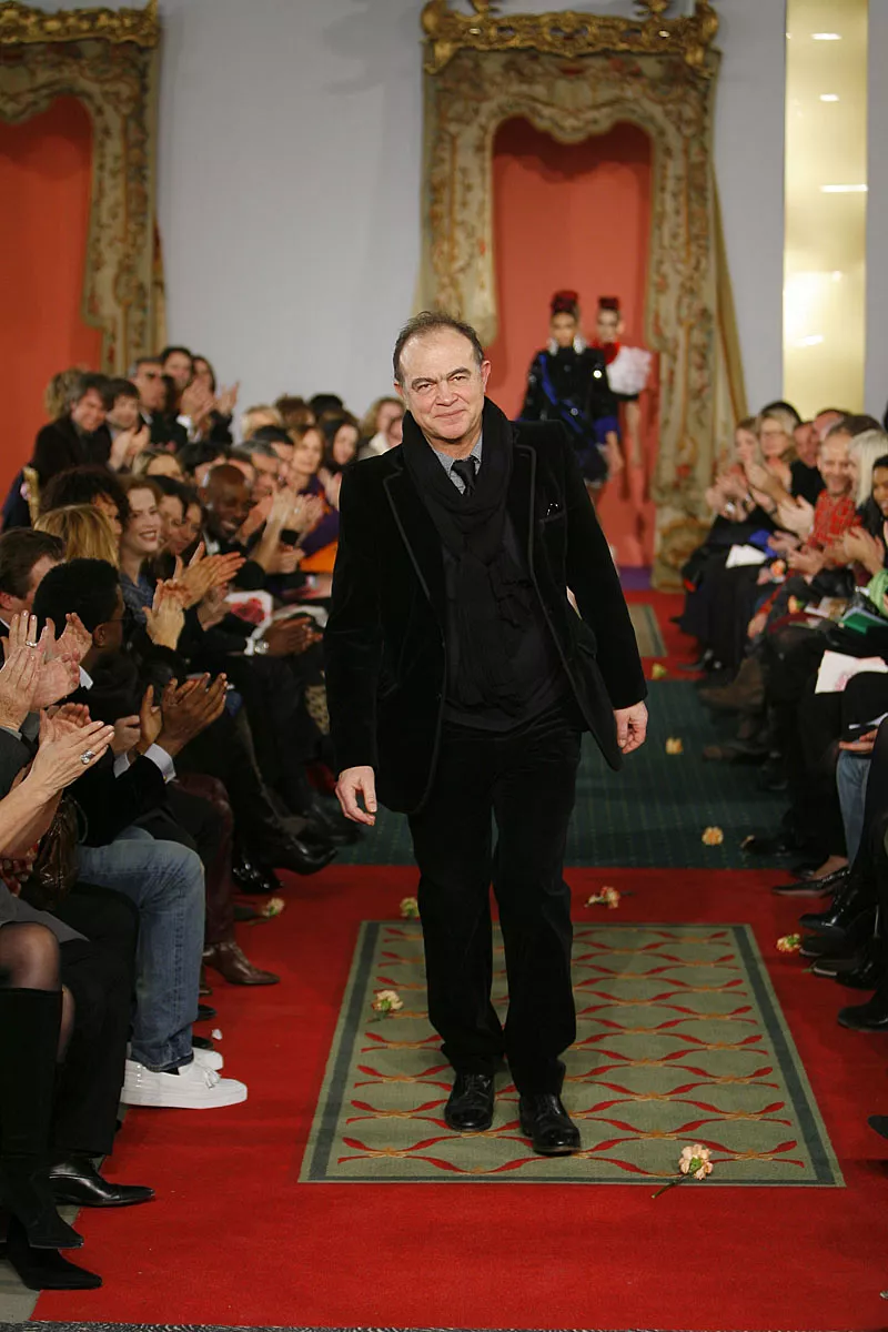 Nhà thiết kế Christian Lacroix tại show diễn Xuân - Hè 2009.