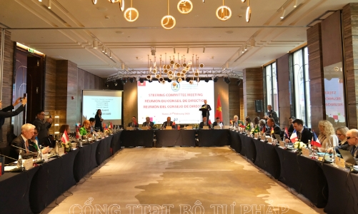 Số lượng công chứng viên ở Việt Nam ngày càng phát triển mạnh