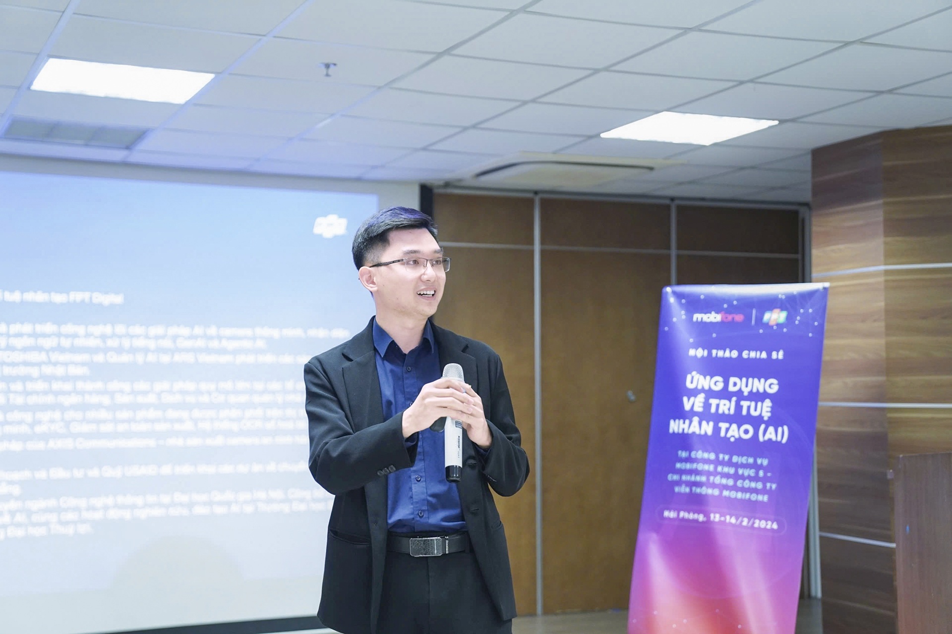 Ông Hà Quang Thái, Chuyên gia tư vấn AI - FPT Digital, Tập đoàn FPT trong hội thảo đào tạo về ứng dụng AI trong toàn diện hoạt động doanh nghiệp