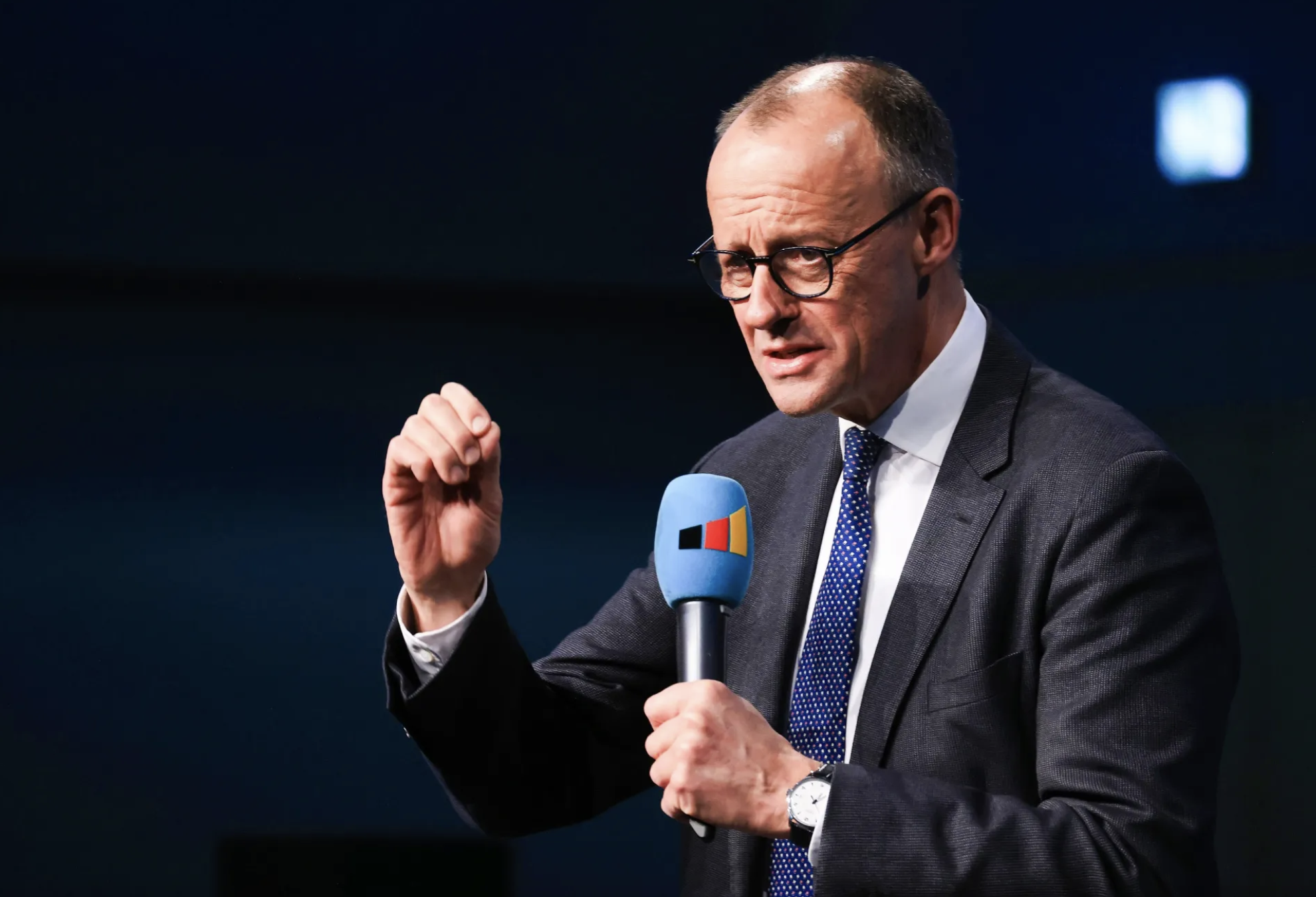Chính trị gia Đức Friedrich Merz - Ảnh: Bloomberg.