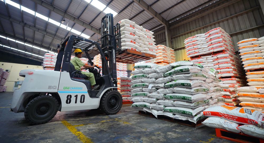 Quản lý chất lượng thức ăn chăn nuôi còn nhiều bất cập. Ảnh minh họa.