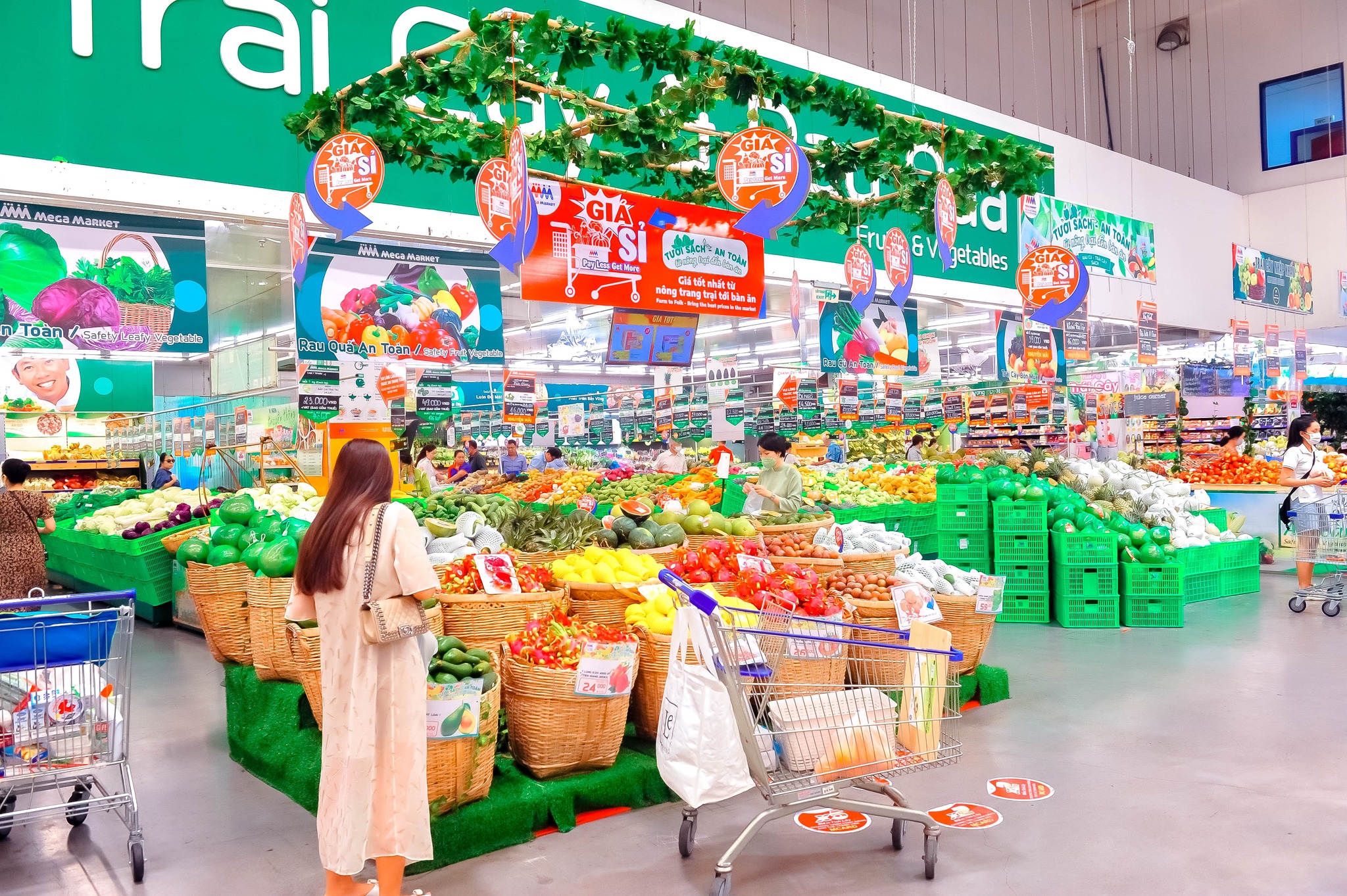 Hiện, nhu cầu trái cây phục vụ cho các sự kiện, tiệc tùng cũng giảm so với những tháng trước.