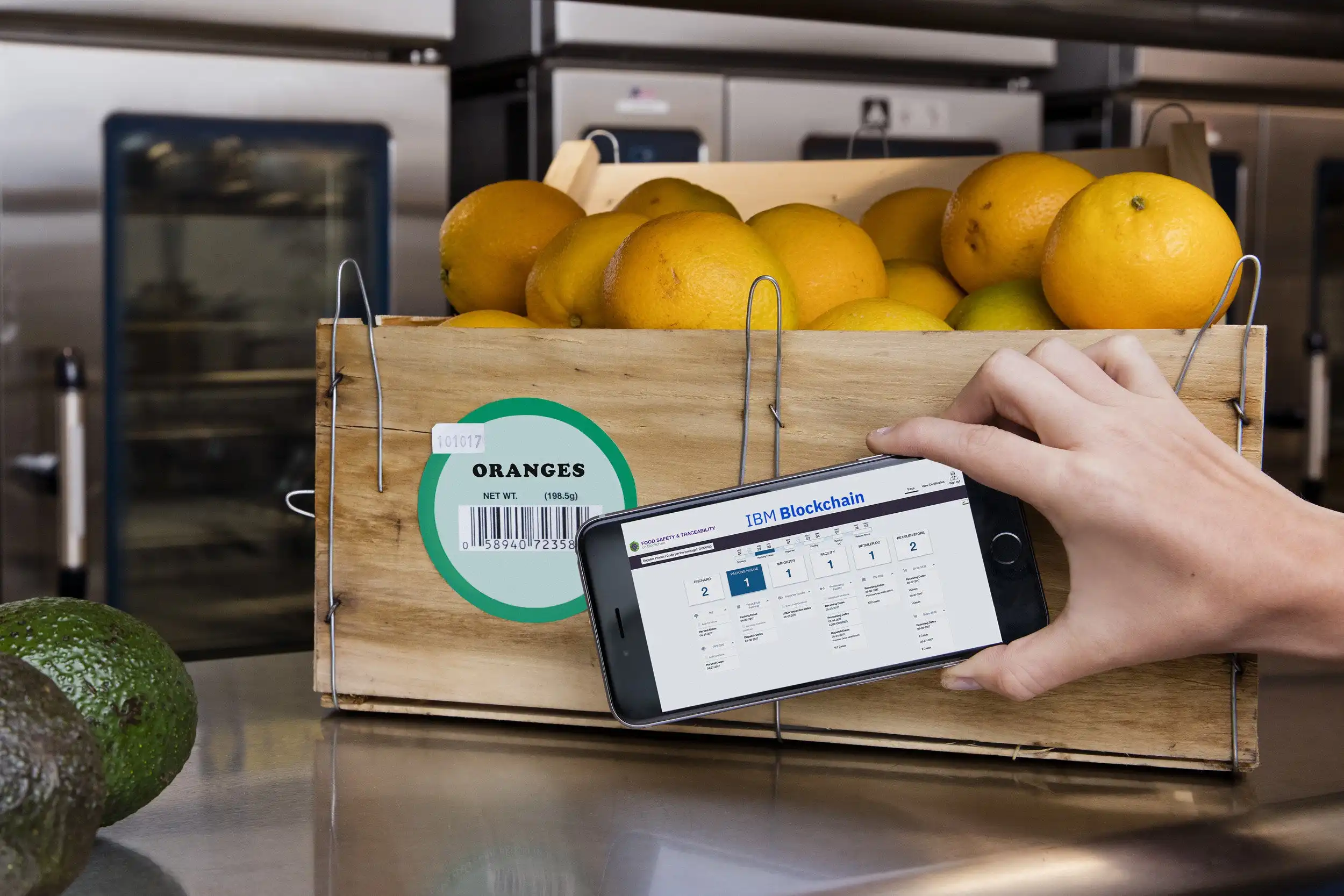 Mã QR trên bao bì sẽ cung cấp cho khách hàng thông tin về nguồn gốc, tính bền vững và chứng nhận an toàn của thực phẩm.