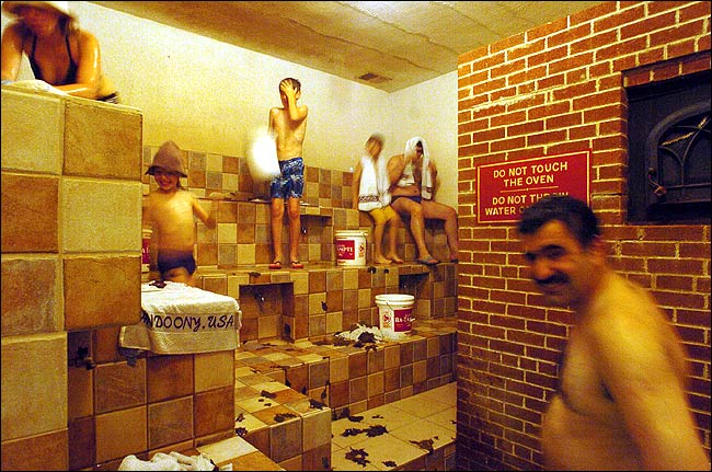 Nhà tắm hơi Russian and Turkish Baths tại New York, Mỹ đã hoạt động từ năm 1892