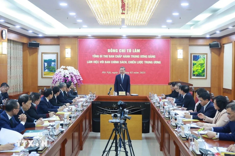 Tổng Bí thư Tô Lâm làm việc với Ban Chính sách, chiến lược Trung ương. Ảnh: TTXVN.