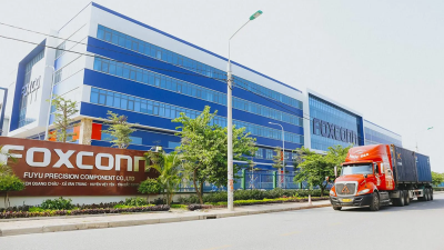 Foxconn invests $50 mln Goertek stake for Vietnam expansion