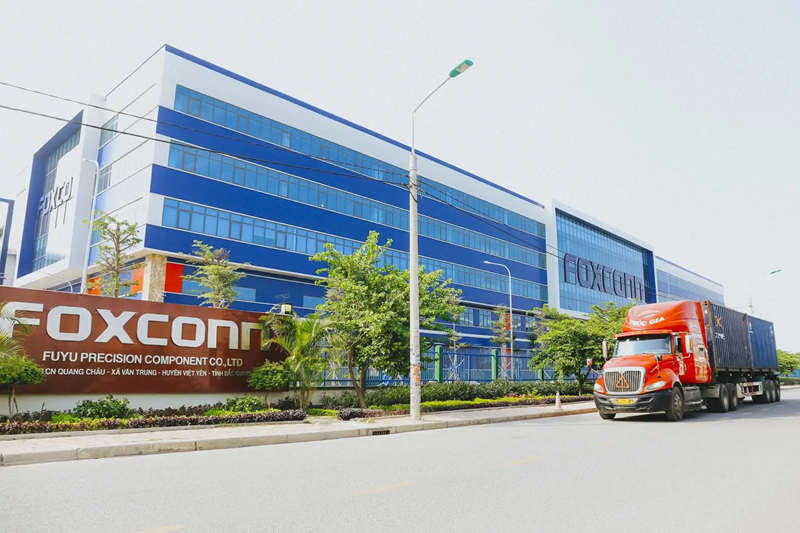Foxconn invests $50 mln Goertek stake for Vietnam expansion