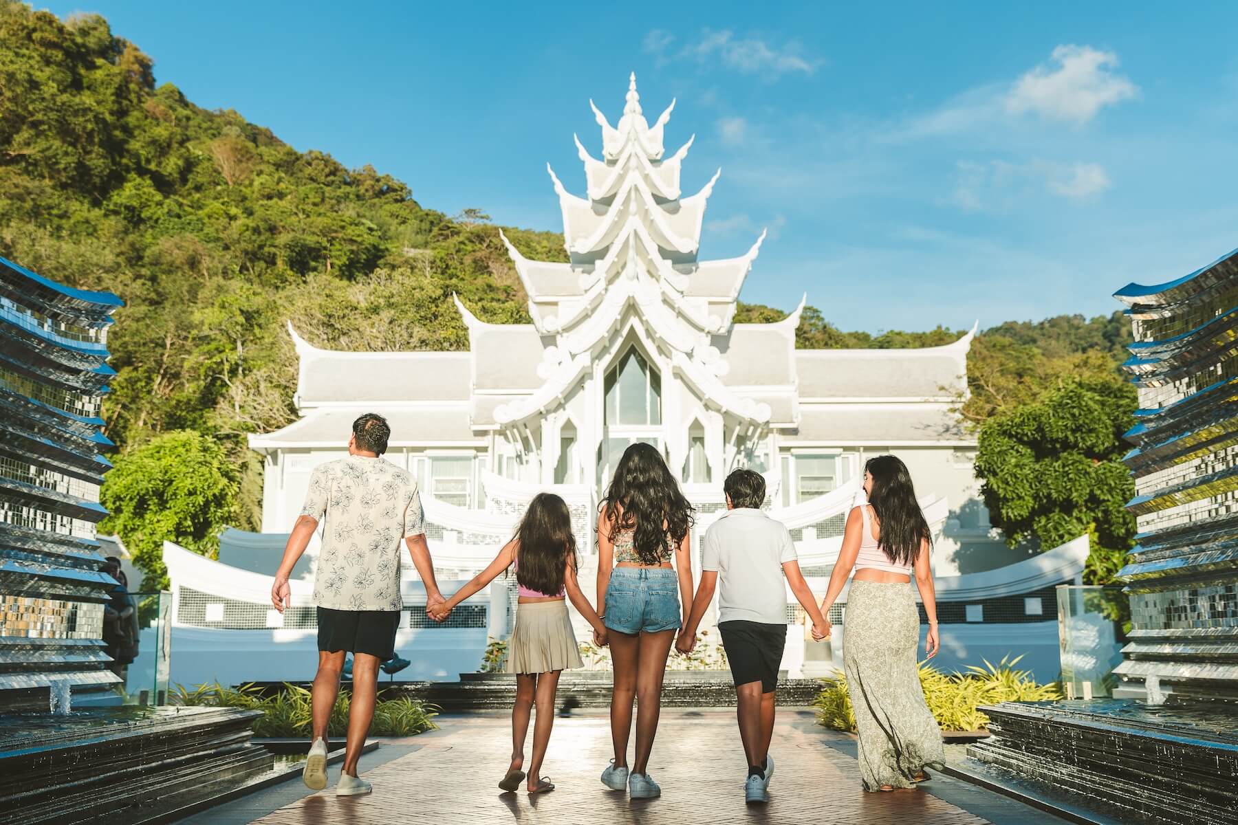Nhờ hiệu ứng từ The White Lotus, lượng tìm kiếm chỗ nghỉ và giá phòng khách sạn ở đảo Koh Samui tăng 40%.