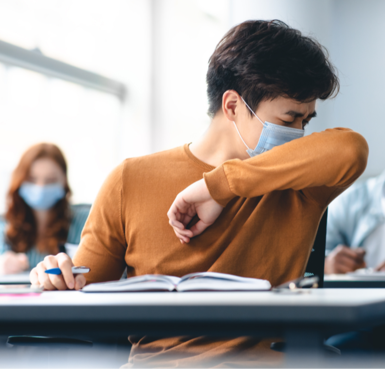 Nhiễm não mô cầu hay xảy ra tại các tập thể đông đúc như nhà trẻ, trường học, ký túc xá, doanh trại…
