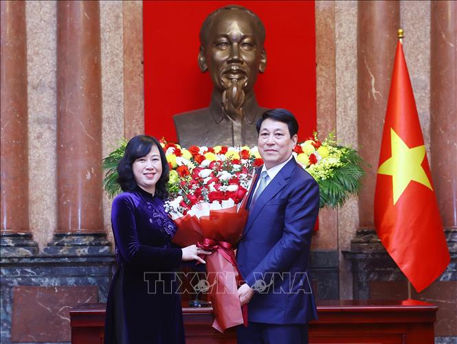 Chủ tịch nước Lương Cường chúc mừng ngành y tế nhân kỷ niệm 70 năm Ngày Thầy thuốc Việt Nam. Ảnh: TTXVN