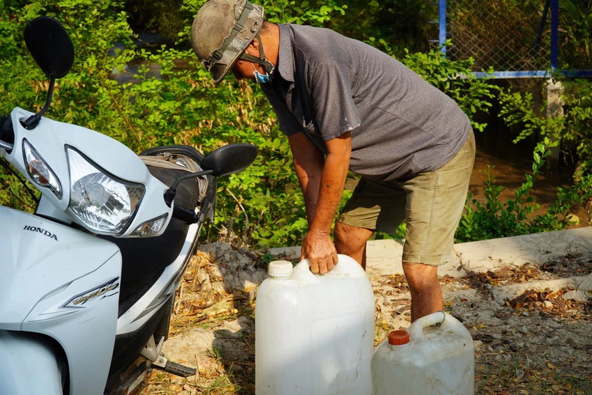 Xâm nhập mặn gây thiếu nước sinh hoạt cho người dân các tỉnh ĐBSCL. Ảnh: Đông Hà