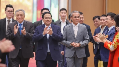 PM chairs meeting to seek solutions to promote SMEs