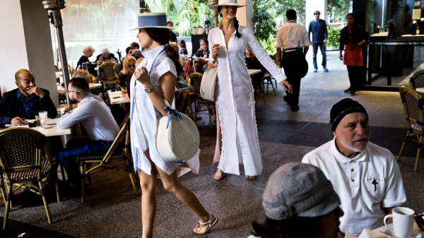 Kinh tế Mỹ ngày càng phụ thuộc vào người giàu