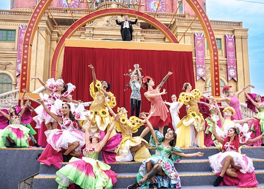 Một Show diễn bởi các vũ công quốc tế tại Bà Nà.