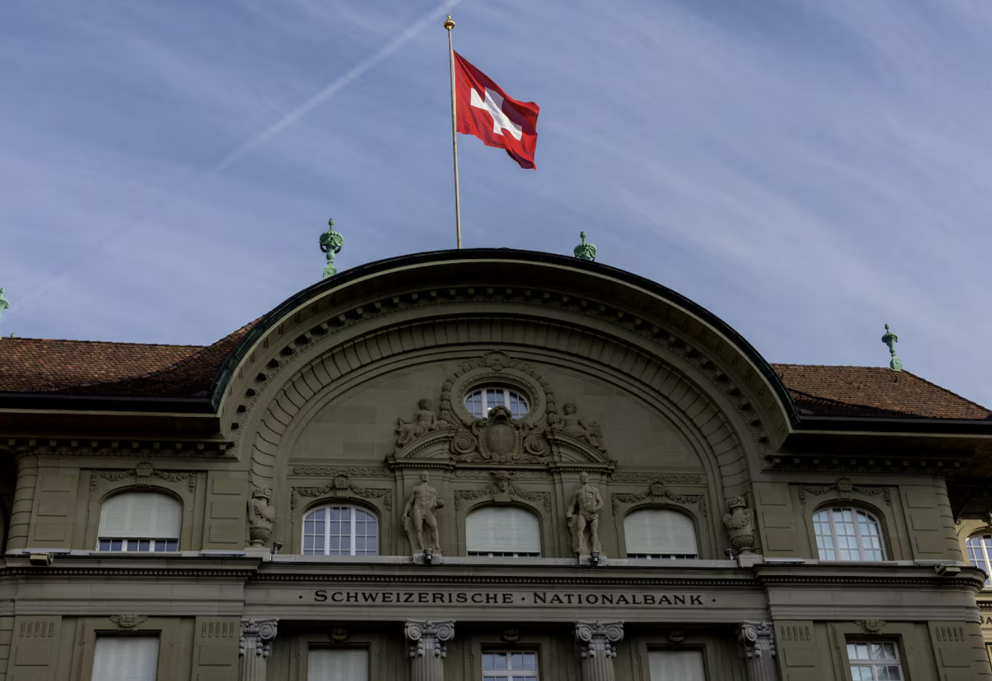 Trụ sở Ngân hàng Trung ương Thụy Sỹ (SNB) ở Bern - Ảnh: Reuters.