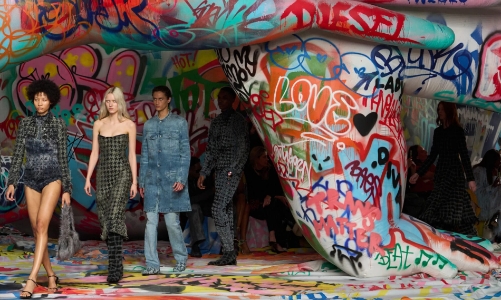 Bước chuyển mình táo bạo của chất liệu denim