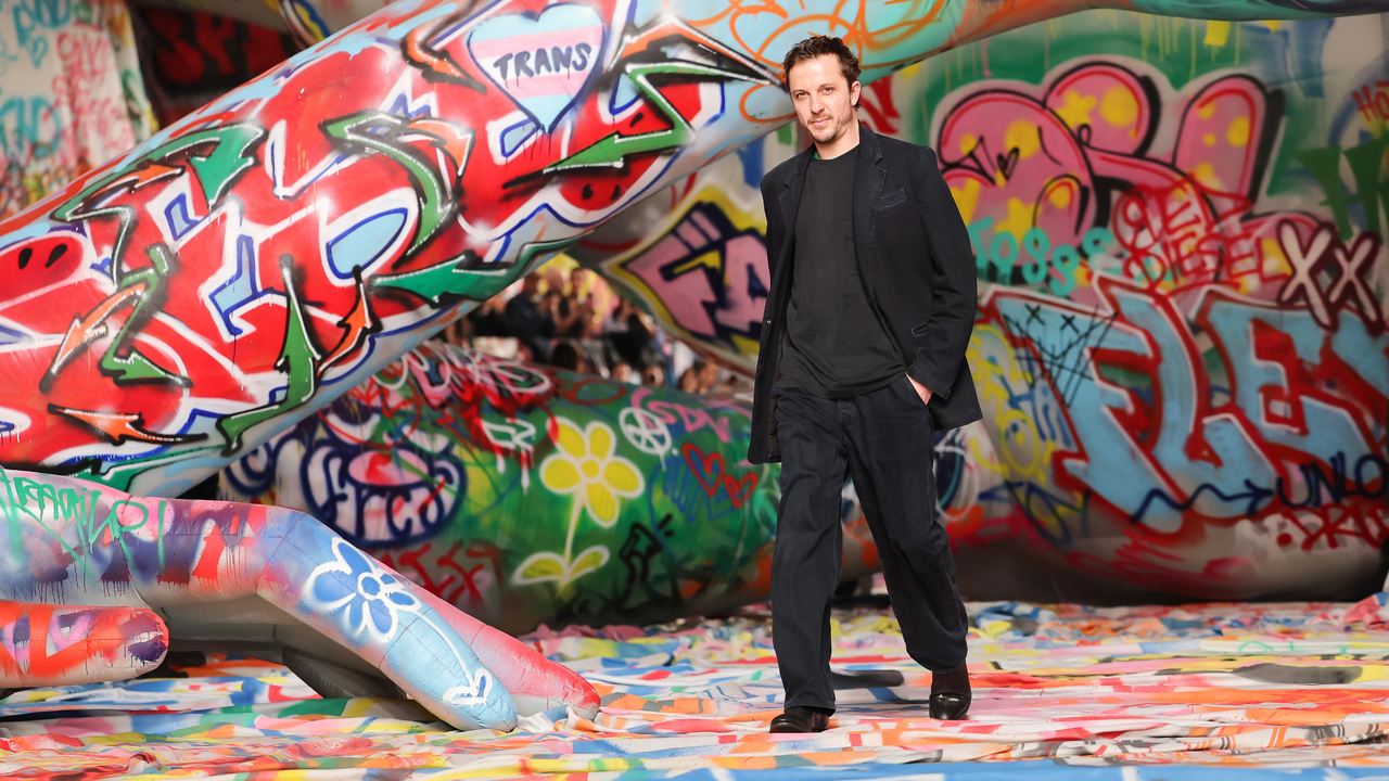 Glenn Martens sẽ đồng thời đ&oacute;ng vai tr&ograve; gi&aacute;m đốc s&aacute;ng tạo ở cả thương hiệu cao cấp Diesel lẫn Maison Margiela.