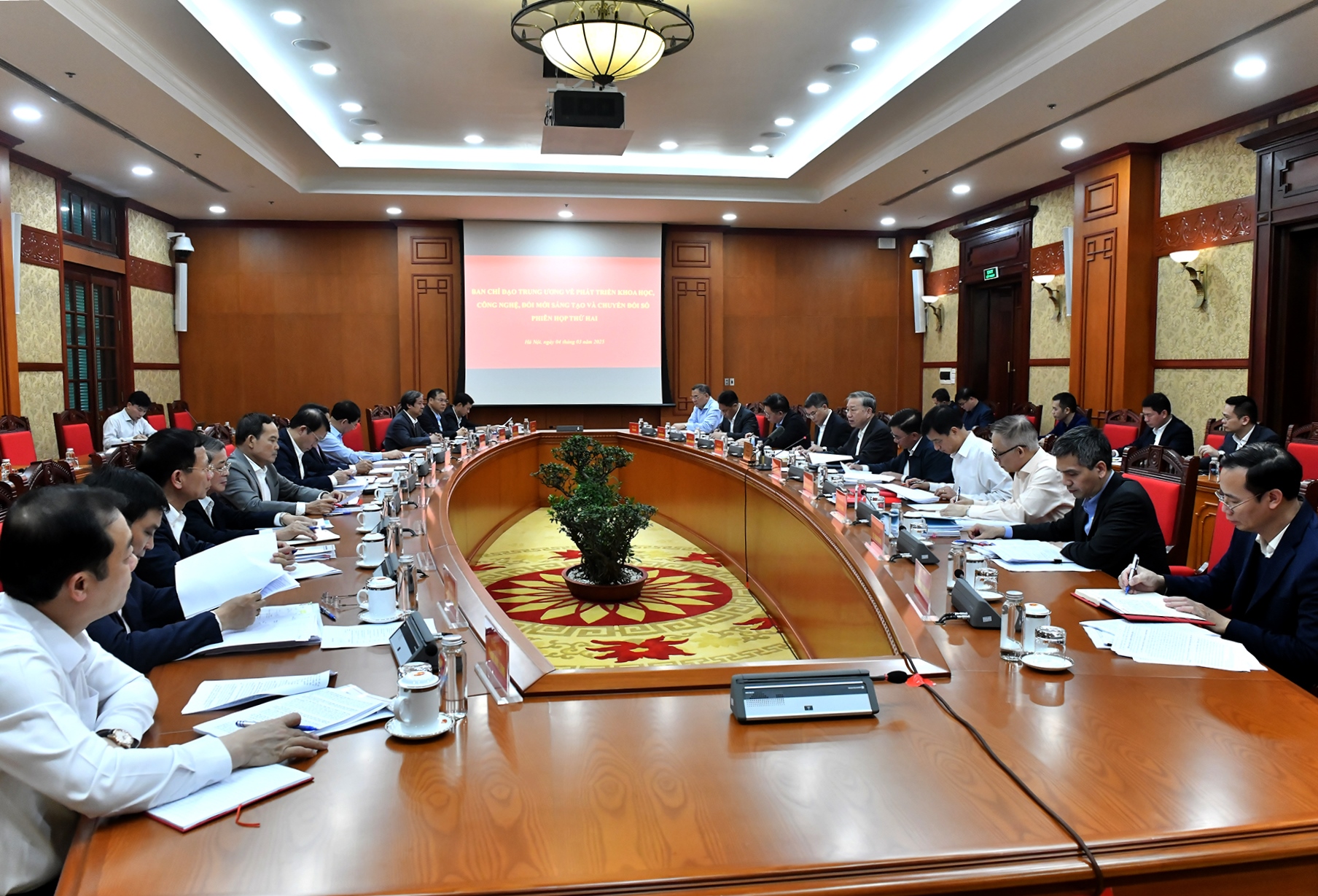 Quang cảnh phi&ecirc;n họp - Ảnh: VGP