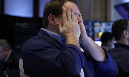 Chứng khoán Mỹ “đỏ rực” vì ông Trump nhắc lại kế hoạch thuế quan, dầu sụt giá vì tin OPEC+