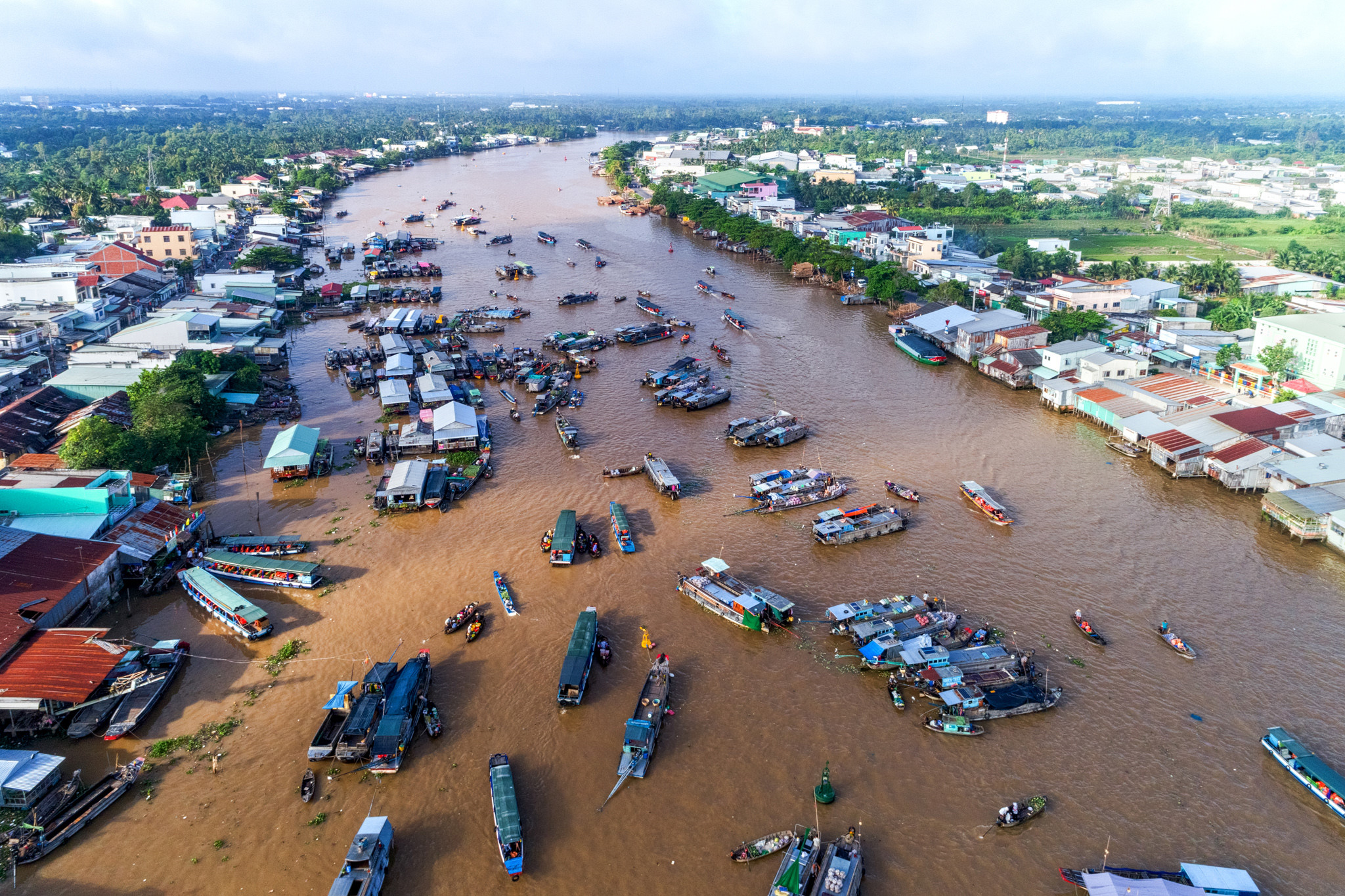 Các lễ hội trên bến dưới thuyền, bên cạnh các hoạt động truyền thống, còn cần đến việc nâng cao chất lượng nhằm giữ chân du khách. 