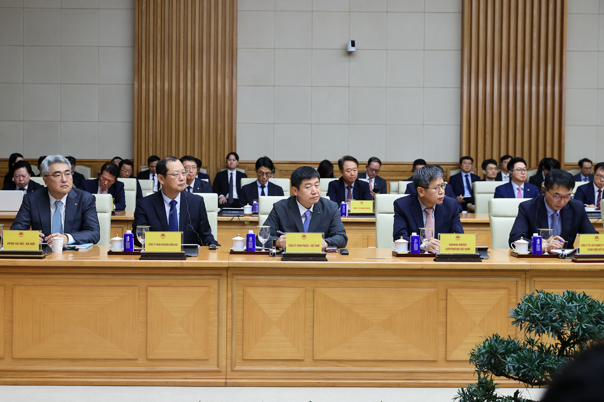 C&aacute;c đại diện doanh nghiệp H&agrave;n Quốc tham gia tọa đ&agrave;m - Ảnh: VGP