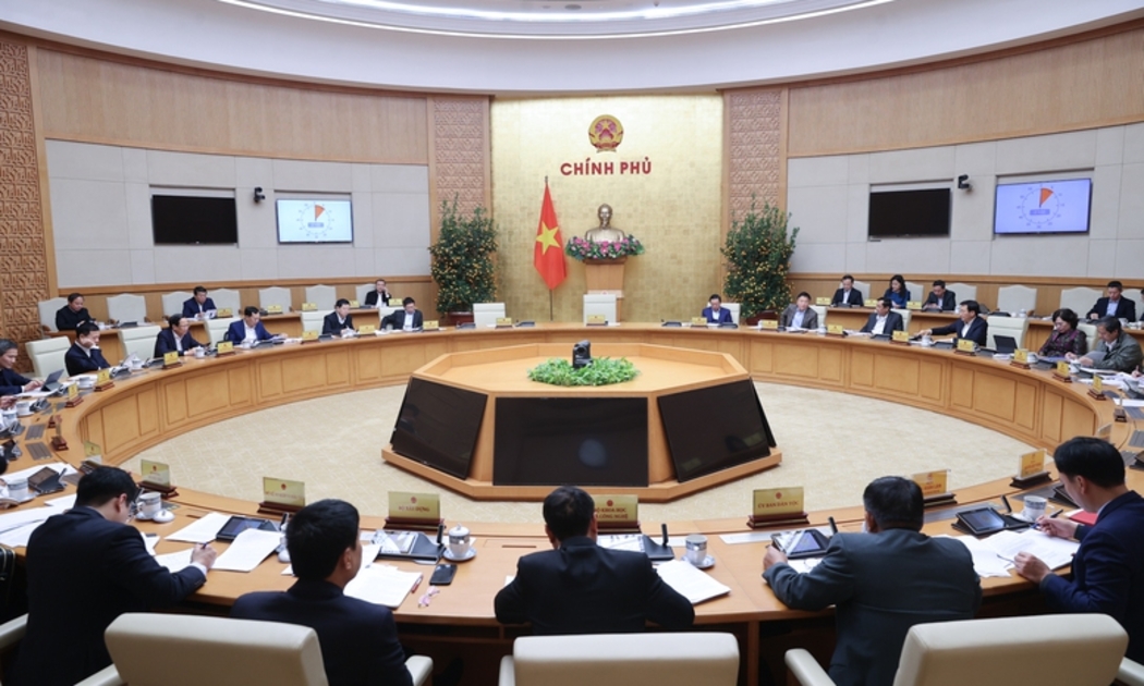 Phó Thủ tướng Lê Thành Long thay mặt Thủ tướng Chính phủ điều hành phiên họp - Ảnh: VGP