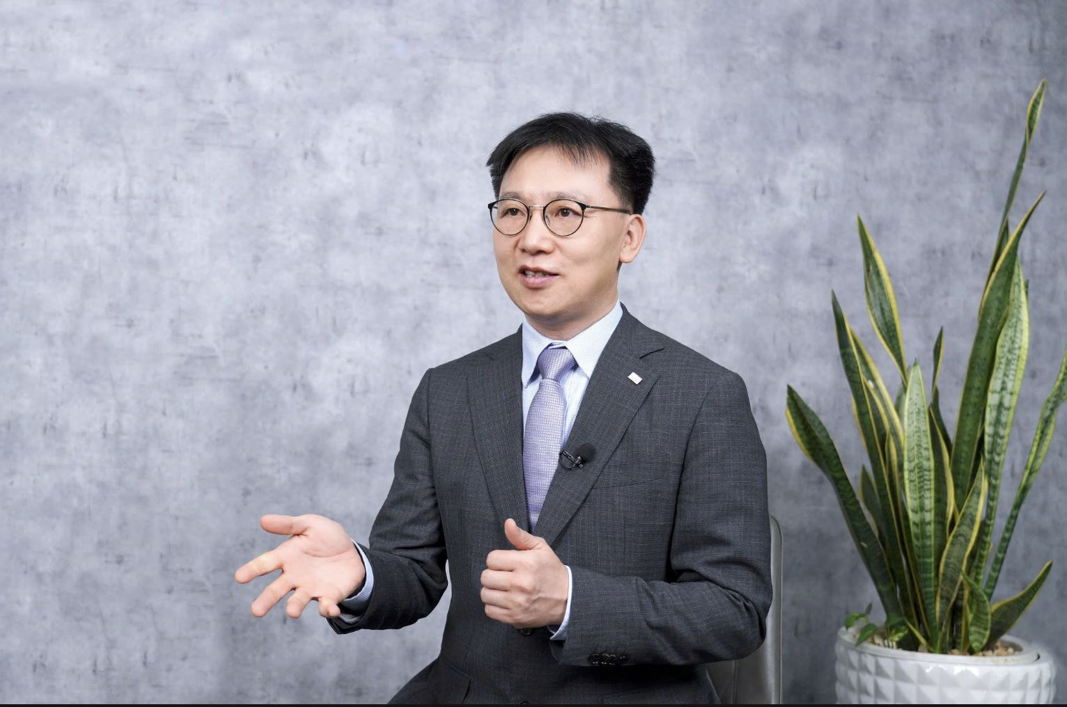 Ông Kang Moon Kyung, Tổng Giám đốc, Công ty CP Chứng Khoán Mirae Asset. 