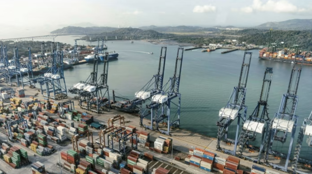 Hải cảng nằm ở đầu kênh đào Panama phía Thái Bình Dương - Ảnh: Bloomberg.