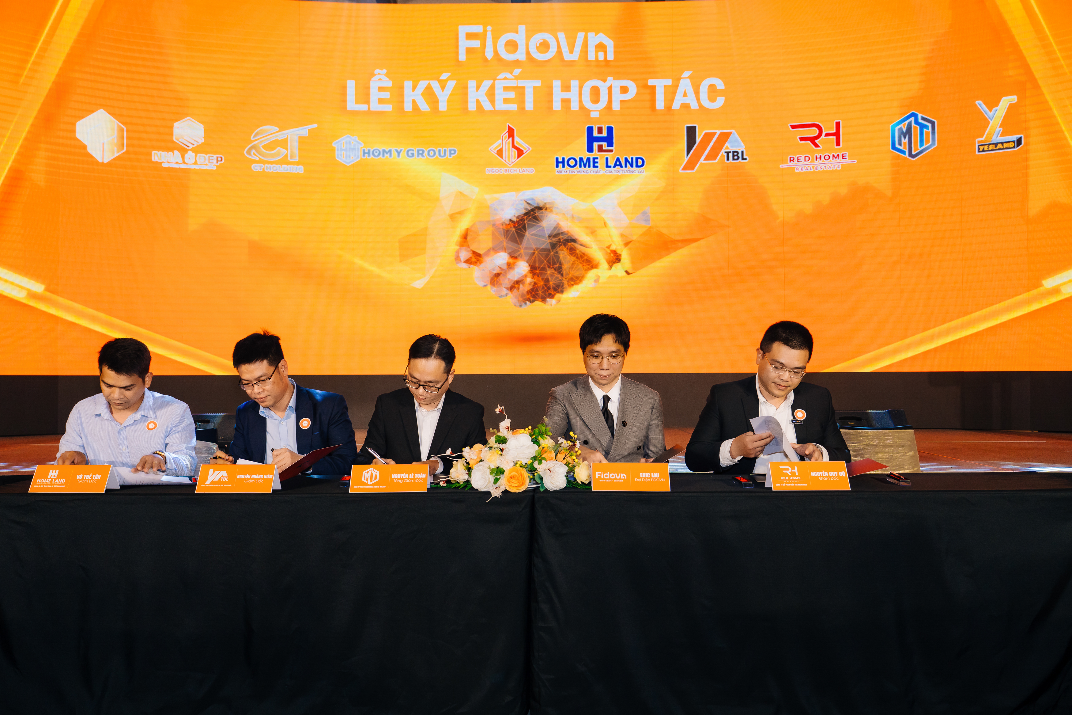 Fidovn ký kết hợp tác cùng các đối tác.
