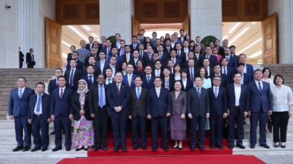 PM proposes ASEAN businesses to expand investment in Vietnam