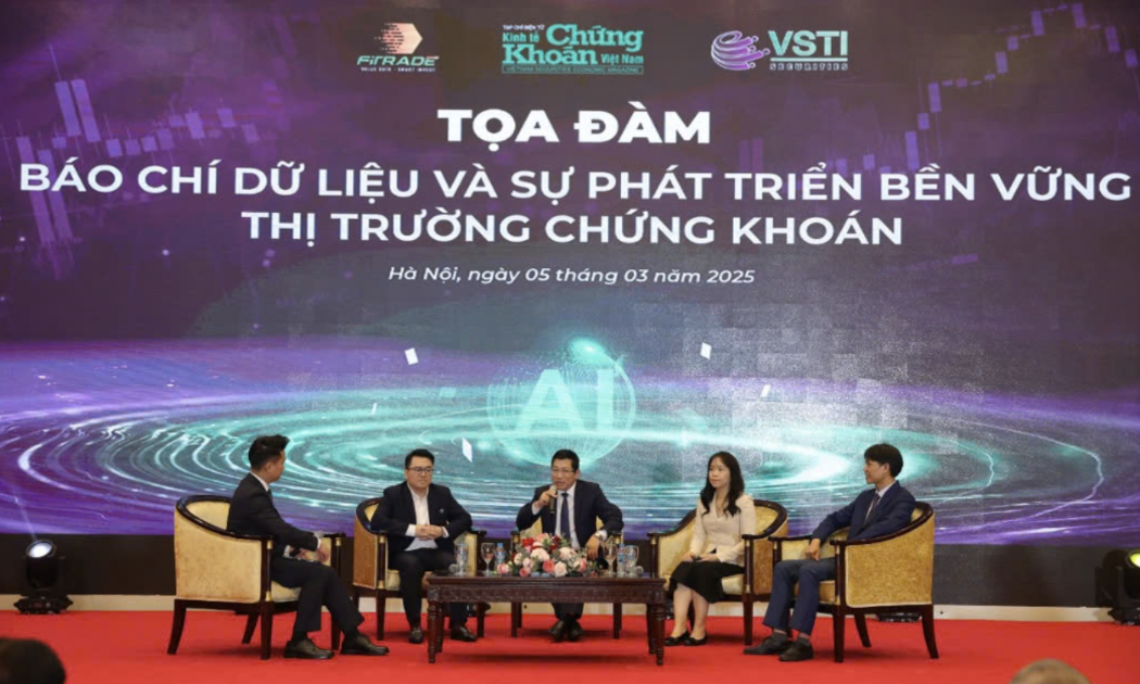 Tọa đàm “Báo chí dữ liệu và sự phát triển bền vững thị trường chứng khoán”.