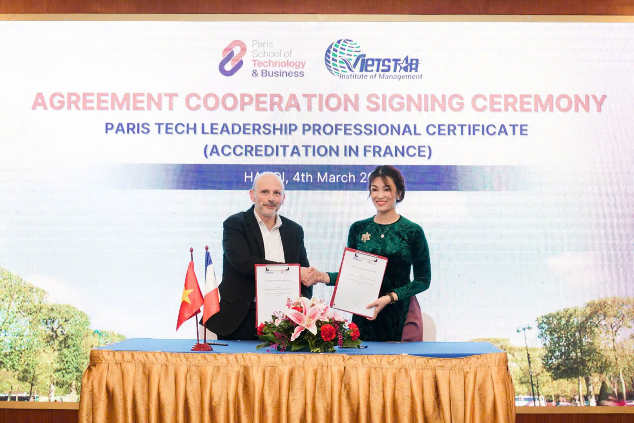 Vietstar v&agrave; PST&B đ&atilde; k&yacute; kết hợp t&aacute;c triển khai Chứng chỉ L&atilde;nh đạo c&ocirc;ng nghệ Paris tại Việt Nam.