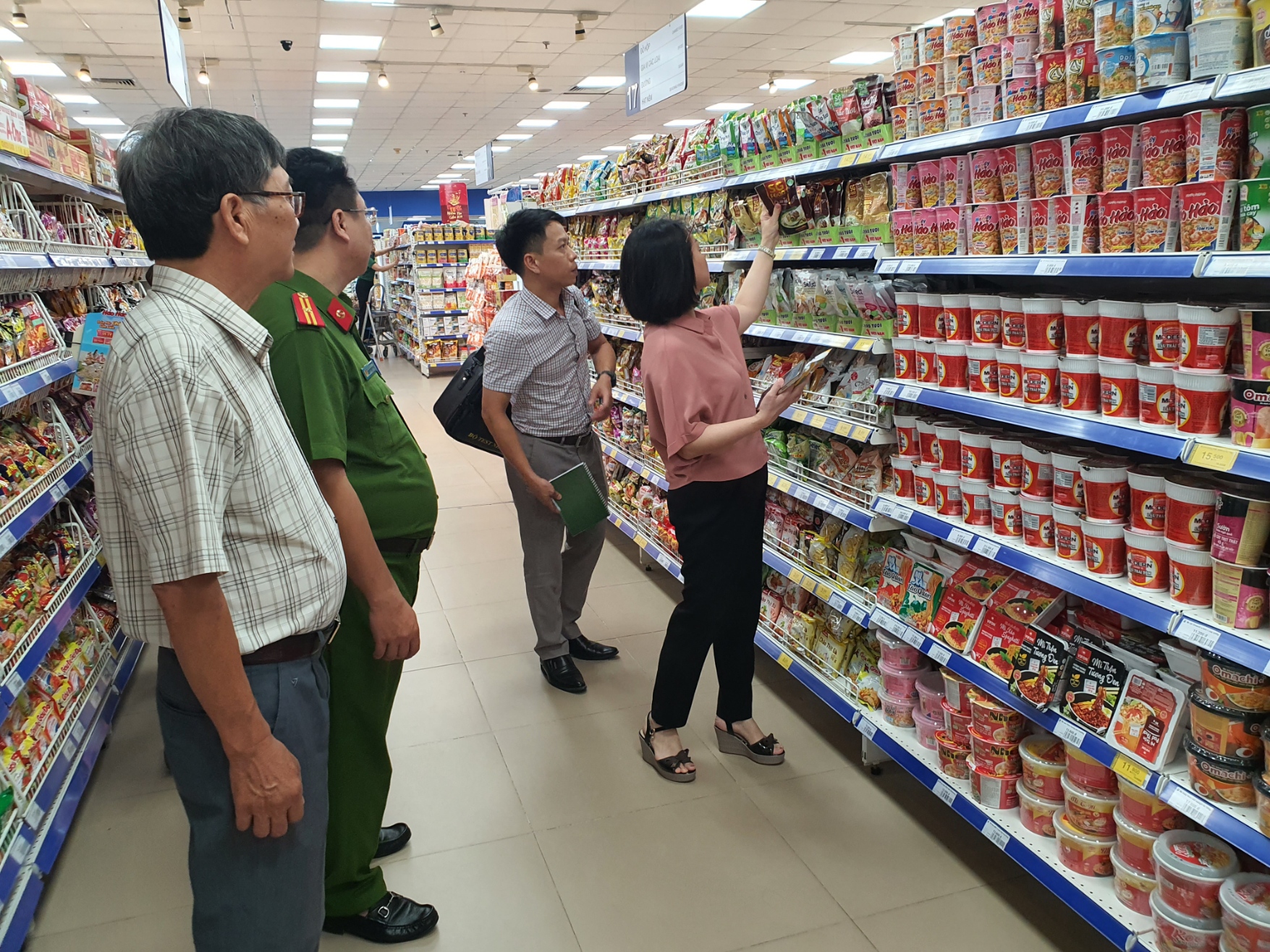 Kiểm tra liên ngành về an toàn thực phẩm trong năm 2024. Ảnh: MOH. 