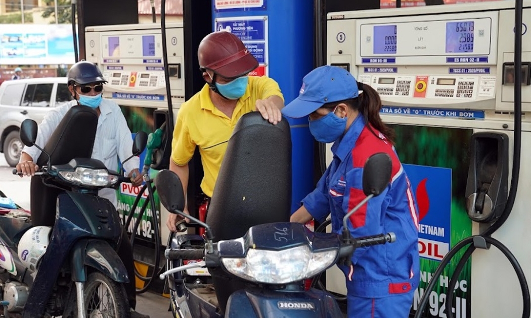 Giá xăng dầu đồng loạt giảm từ chiều ngày 5/5/2025.
